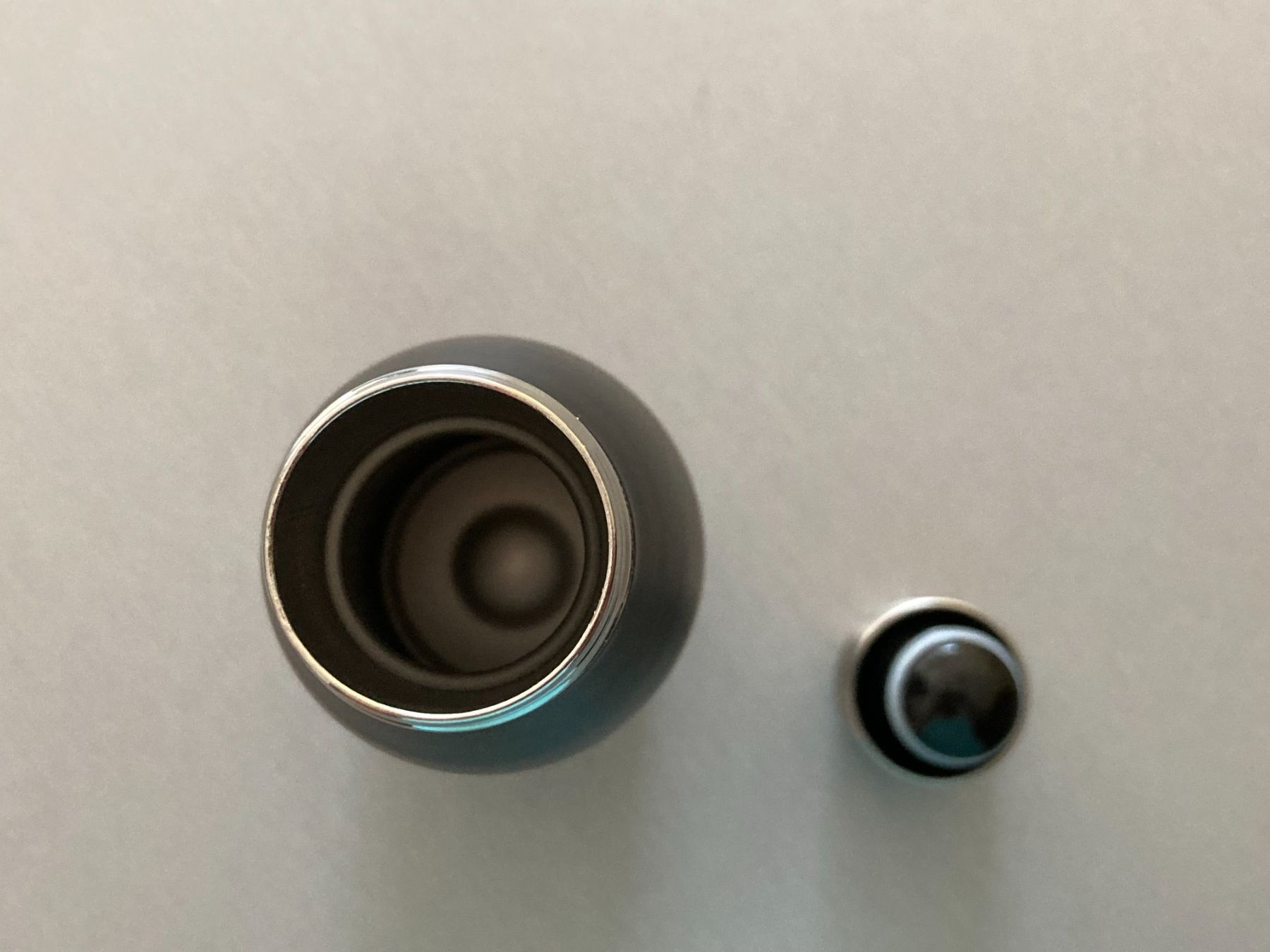 Borracce & Thermos: Movado Wasserflasche, Schwarz, – Nuovo (secondo la descrizione) da Obfelden venduto da miau68 1