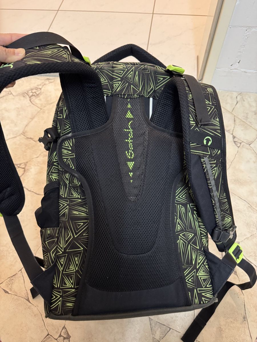 Satch Kindertaschen: Satch Schulrucksack schwarz neongelb guter Zustand – Gebraucht aus Schneisingen von Snaggy 3