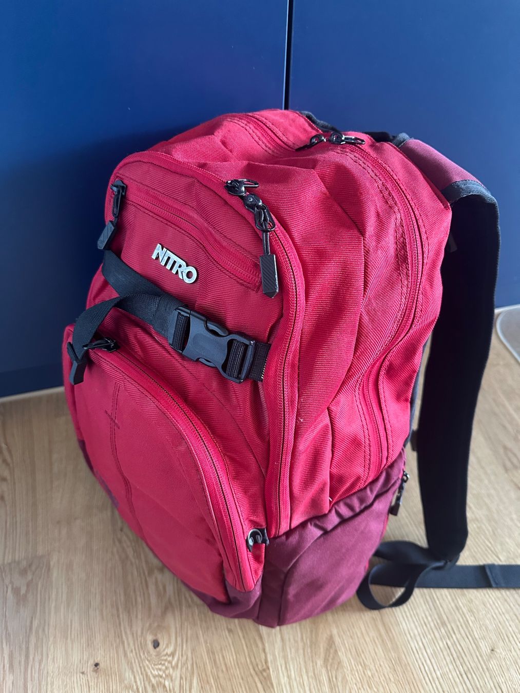 Zaini: Nitro Schulrucksack rot Thek – Usato da Rümlang venduto da Laufgitter01