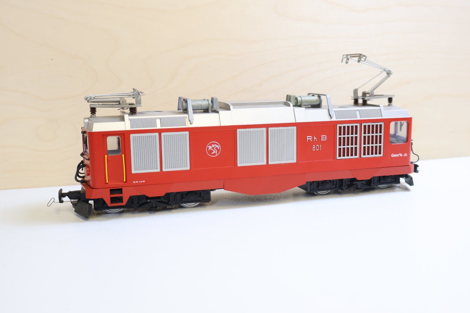 Fama Modellini di ferrovie: FAMA Alpenbahn RhB 9560 Gem 4/4 E-Lok - 0m – Usato da Winterthur venduto da Monstera 4