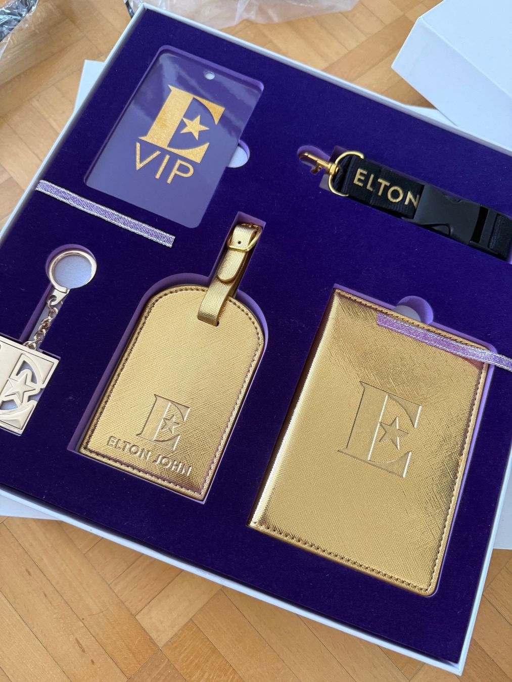 Borse: Elton John VIP gift set neu – Nuovo (secondo la descrizione) da Affoltern am Albis venduto da Partyfruit 4