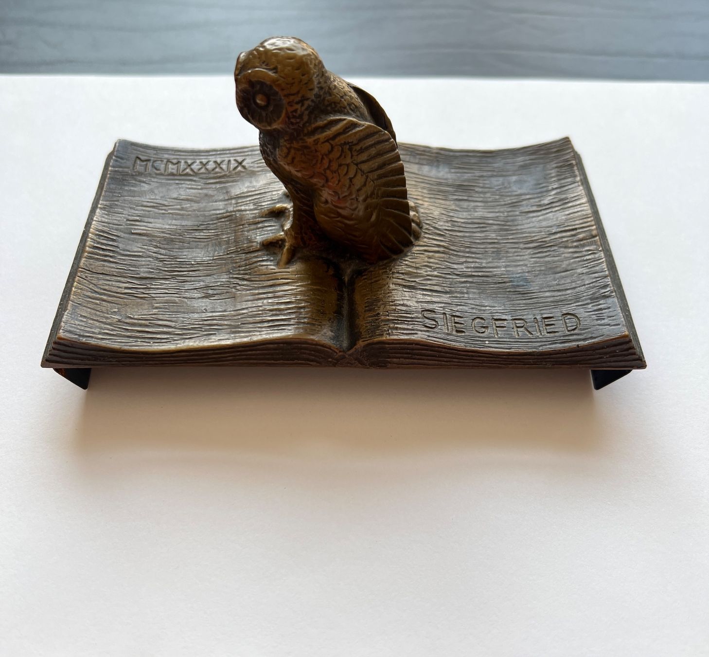 Statuette: Antike Eule auf Buch, Bronze, Löschwiege, 1939 – Usato da Iragna venduto da Flips03 4