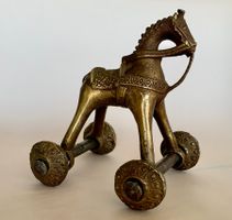 Messing Pferd mit beweglichen Rädern, Tempelspielzeug
