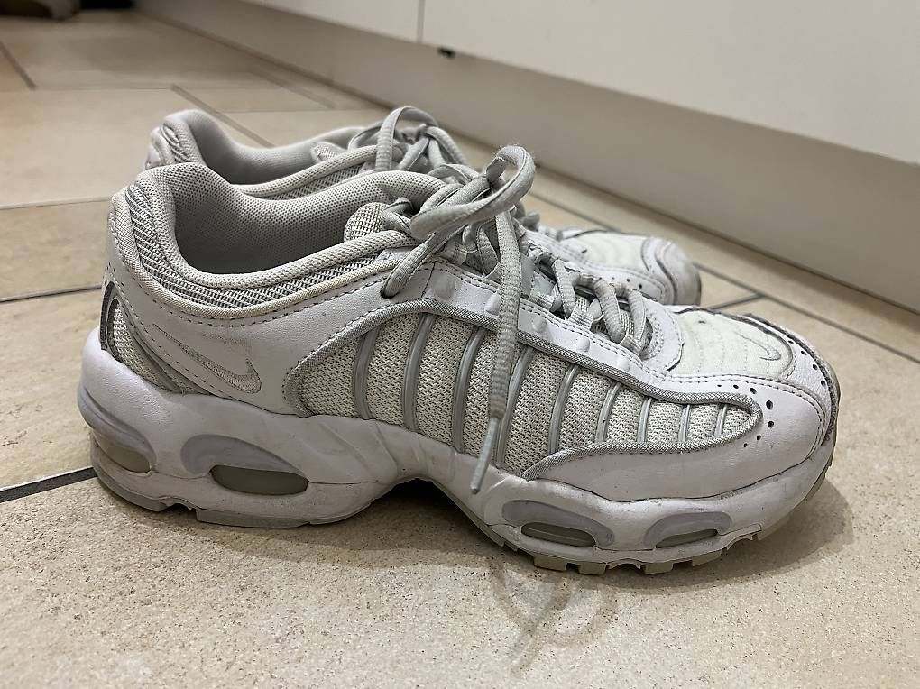 Scarpe da donna: Nihe Air Max blanches taille 38,5 – Usato da Yverdon-les-Bains venduto da car_xd5s