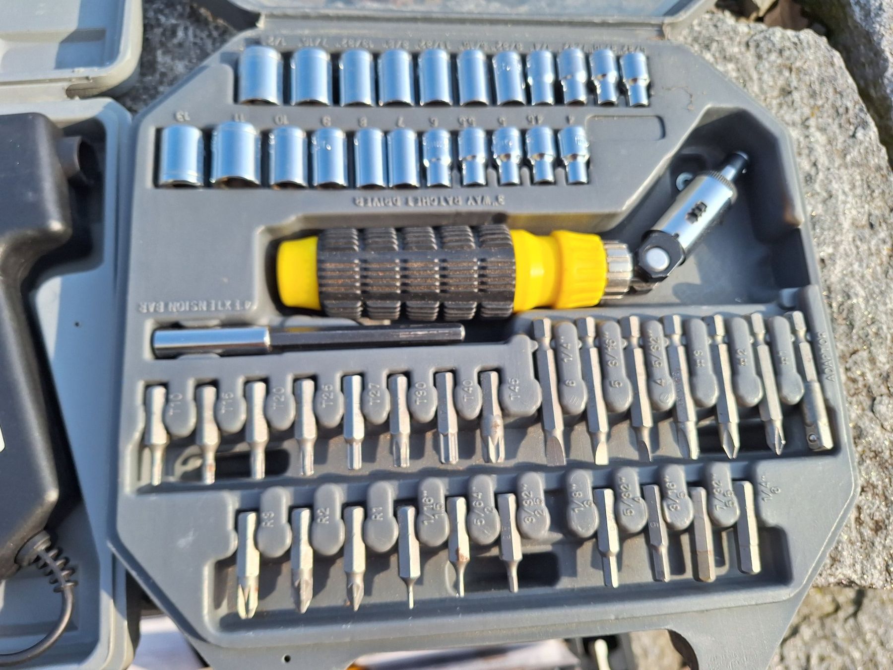 Tutti gli attrezzi: 3 STK DIVERSE WERKZEUG SETS – Usato da Huttwil venduto da Kunterbuntli 3