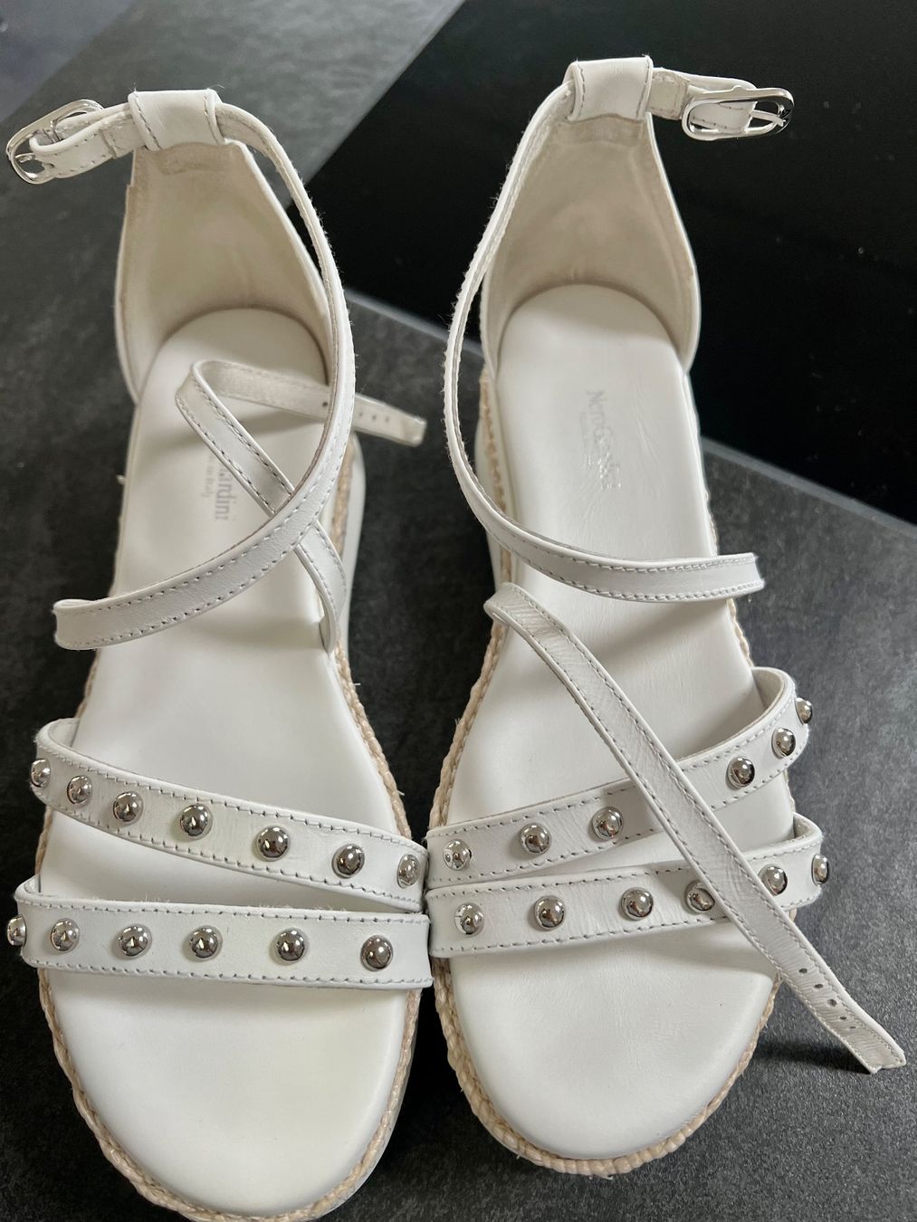Scarpe da donna: Sandale NeroGiardini IT blanc en cuir T37 NEU – Usato da Porrentruy venduto da SYANKA 3