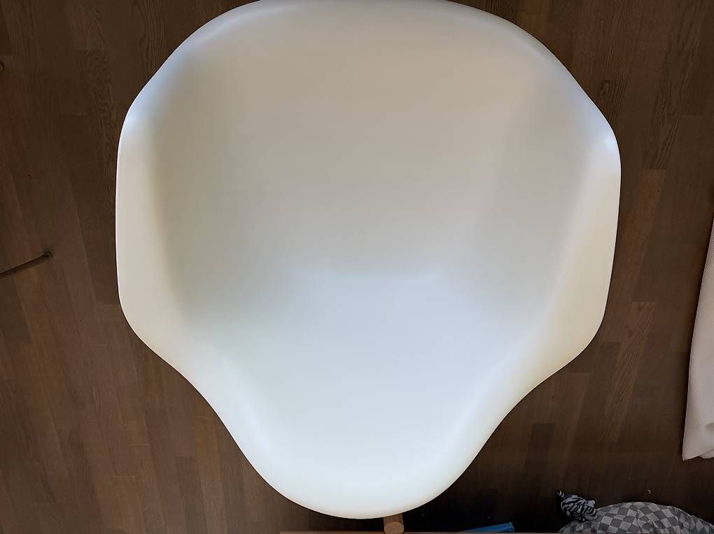 Vitra Sedie: Vitra Vitra - Eames Plastic Armchair DAW – Usato da Luzern venduto da cam_f7qx 2