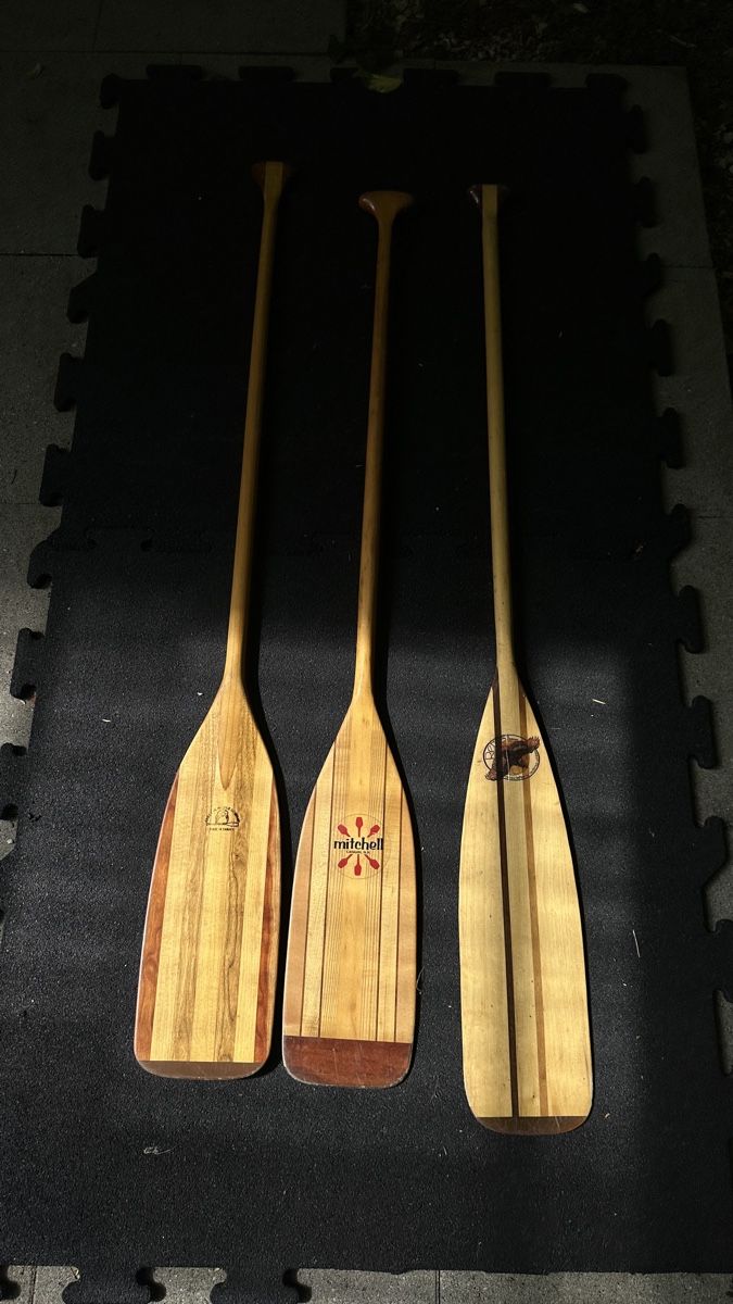Bateaux pneumatiques & canoës: Holz Paddel edel 3 Stk. – D'occasion à Biel/Bienne par Retail_Ricardo