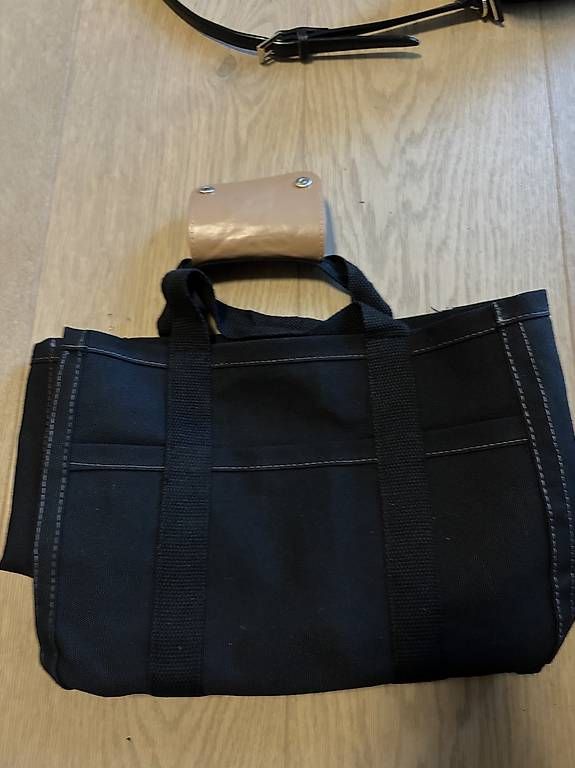 Taschen für Damen: Borsa nera  – Gebraucht aus Cademario von ana_zp9b