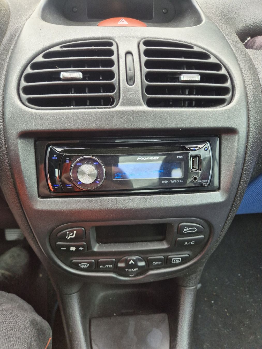 Peugeot Autos: Peugeot 206 CC – D'occasion à Collombey par dio_r5kh 8
