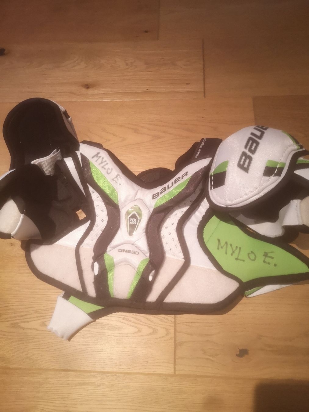 Bauer Protezioni & Imbottiture: Bauer Eishockey Schulterschutz ONE.50 - Grösse Small – Usato da Uetikon am See venduto da James81p 1