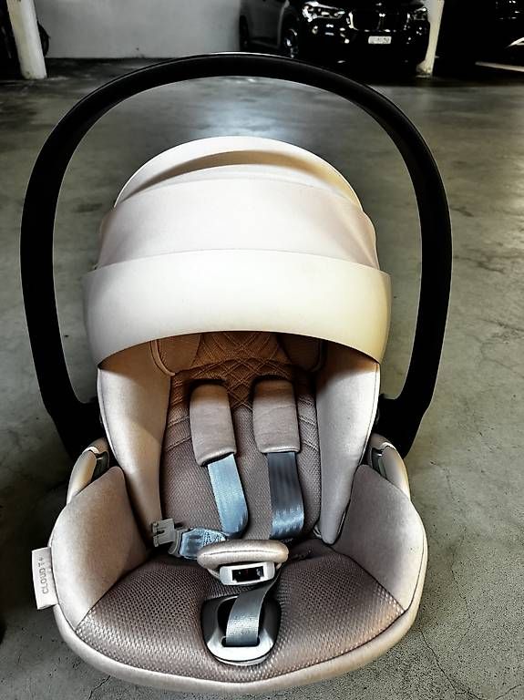 Cybex Seggiolini per auto: Baby Autoschale CYBEX Cloud T i-Size – Usato da Schindellegi venduto da ana_s87f 2