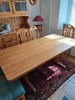 Tavolo in legno massiccio