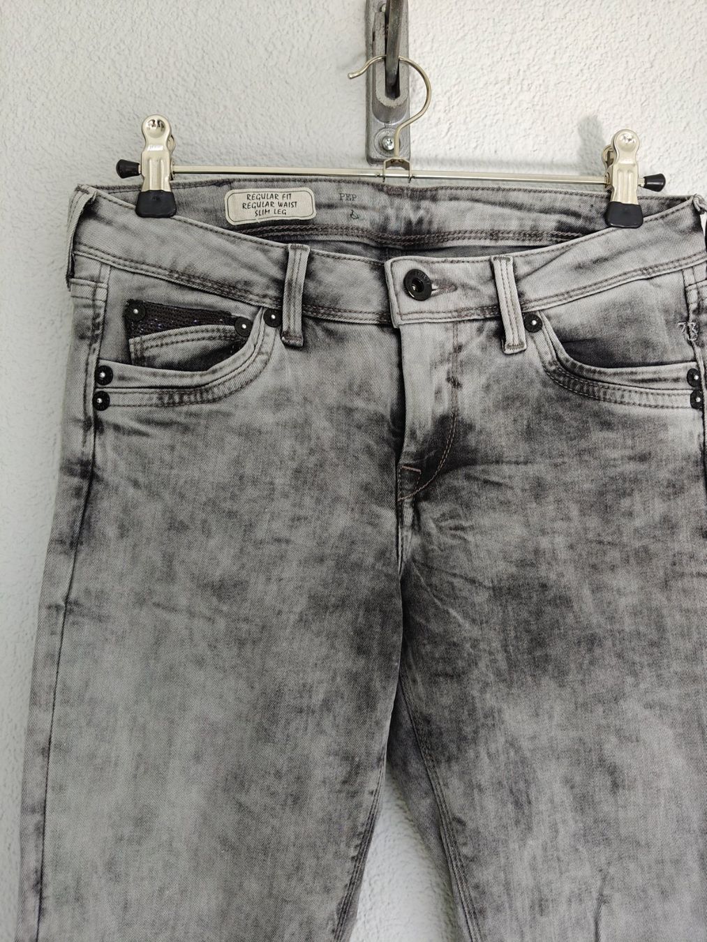 Pepe Jeans Jeans: Pepe Jeans grau 25 / 32 – Usato da Uetendorf venduto da oinkioink88 1