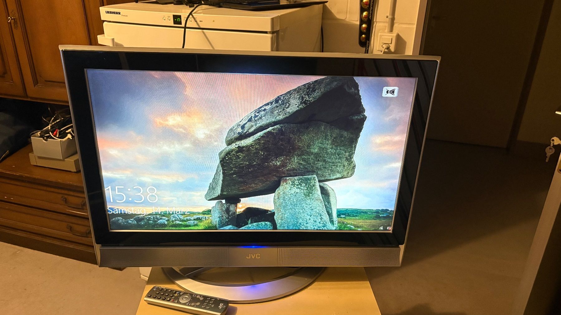 JVC Monitore: Gebrauchter Flachbildschirm – Gebraucht aus Rüegsauschachen von this_and_that 4