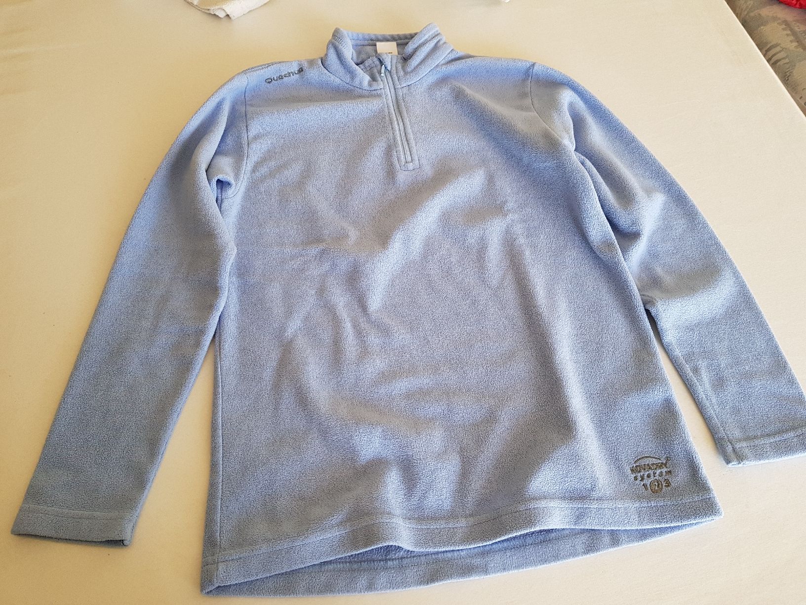 Decathlon Pullover & Sweatshirts: pull – Gebraucht aus Hermance von Triplebizzo 2