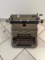 Antike Triumph Matura Schreibmaschine in gutem Zustand