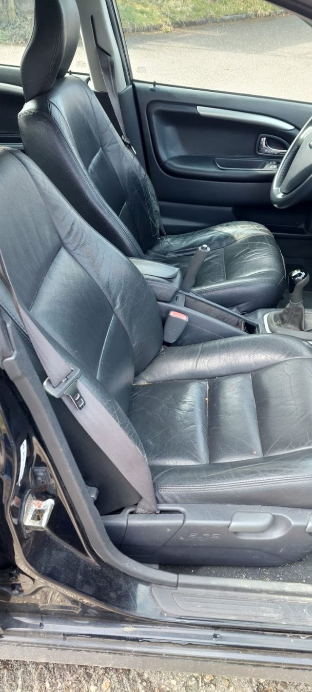 Volvo Automobili: Volvo v40 Diesel – Usato da Biberist venduto da CRX_Freak_CH 5