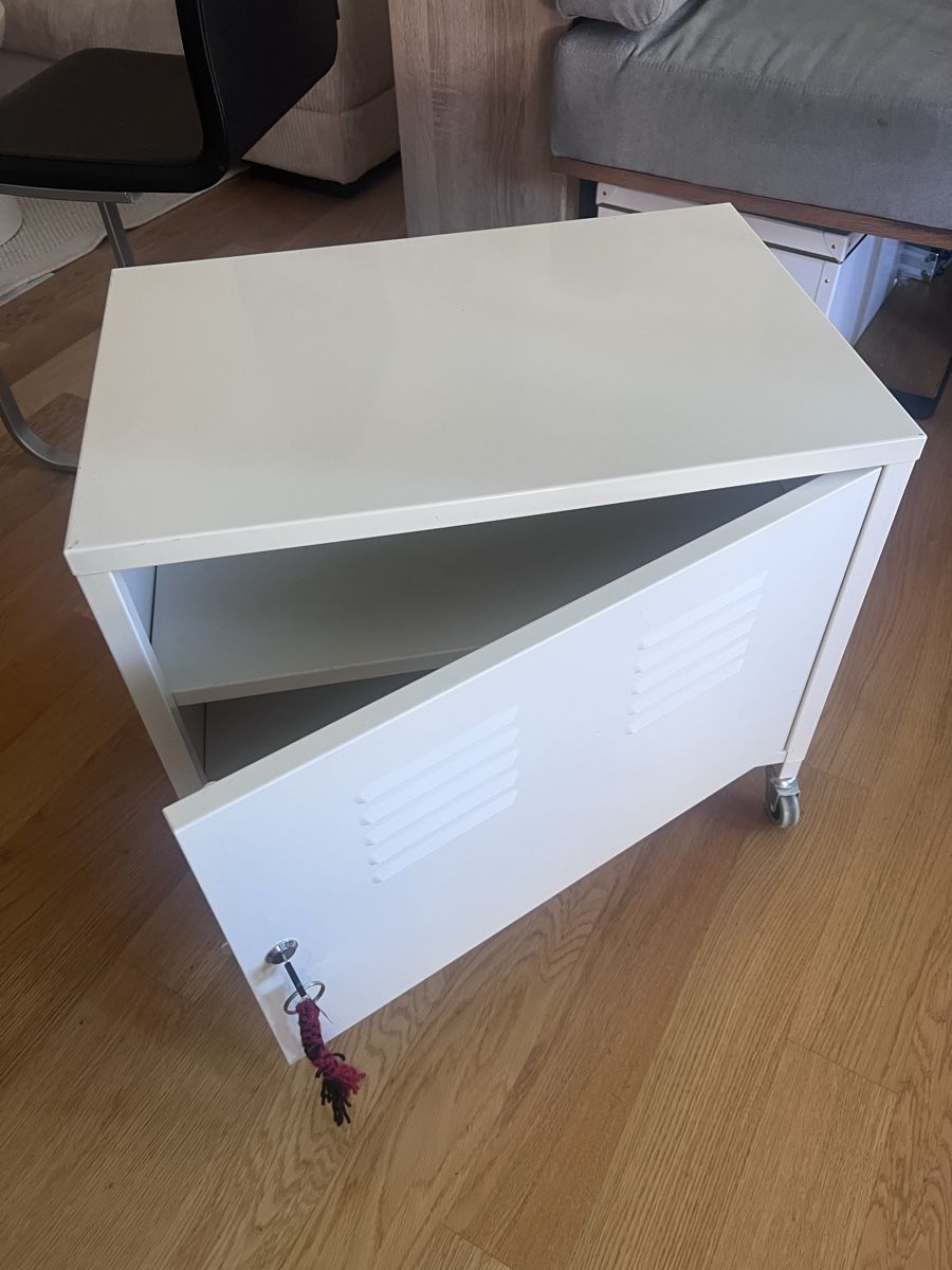 Ikea Cassettiere: Abschliessbares Büromöbel auf Rollen – Usato da zürich venduto da zuerei 1