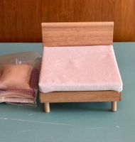 modernes Bett Doppel Holz Puppenhaus