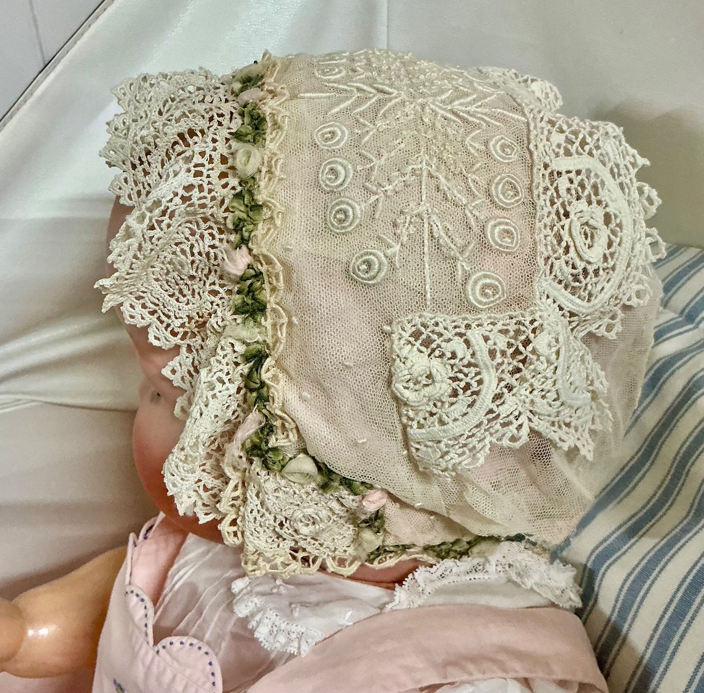Bambole: URALTES BABYHÄUBCHEN 1880 – Usato da Zell LU venduto da Silvermemory 8