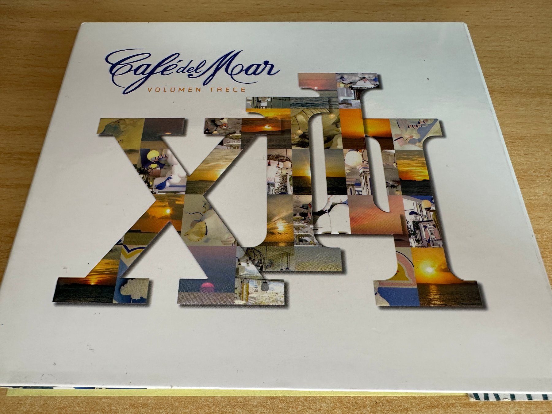 CDs: Various – Café Del Mar - Volumen Trece - 2 CD – Gebraucht aus Rikon im Tösstal von Alpenmutz
