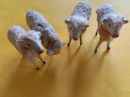 Lot de 4 moutons miniatures anciens en plâtre
