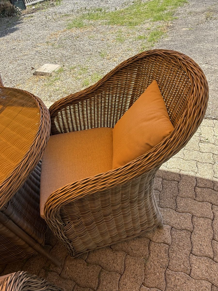 Set di tavolo e panche: Gartentisch mit 4 Stühlen Rattangeflecht Sitzgruppe  – Usato da Graltshausen venduto da Steppinchen 1