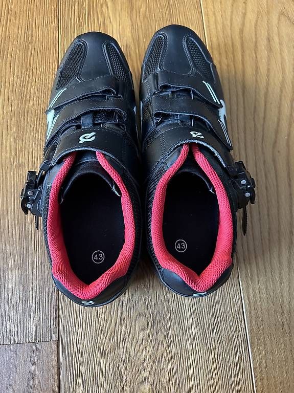 Herrenschuhe: Fahrradschuhe Peloton 43 – Gebraucht aus Uetikon am See von A_james_n 1