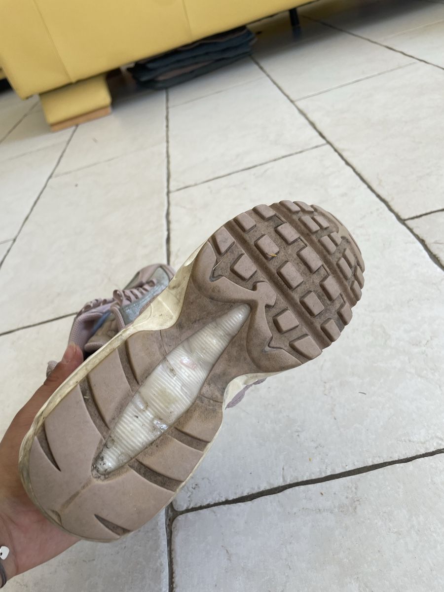 Nike Scarpe da donna: Paire de Nike – Usato da Lavigny venduto da Lea_9rxv 4