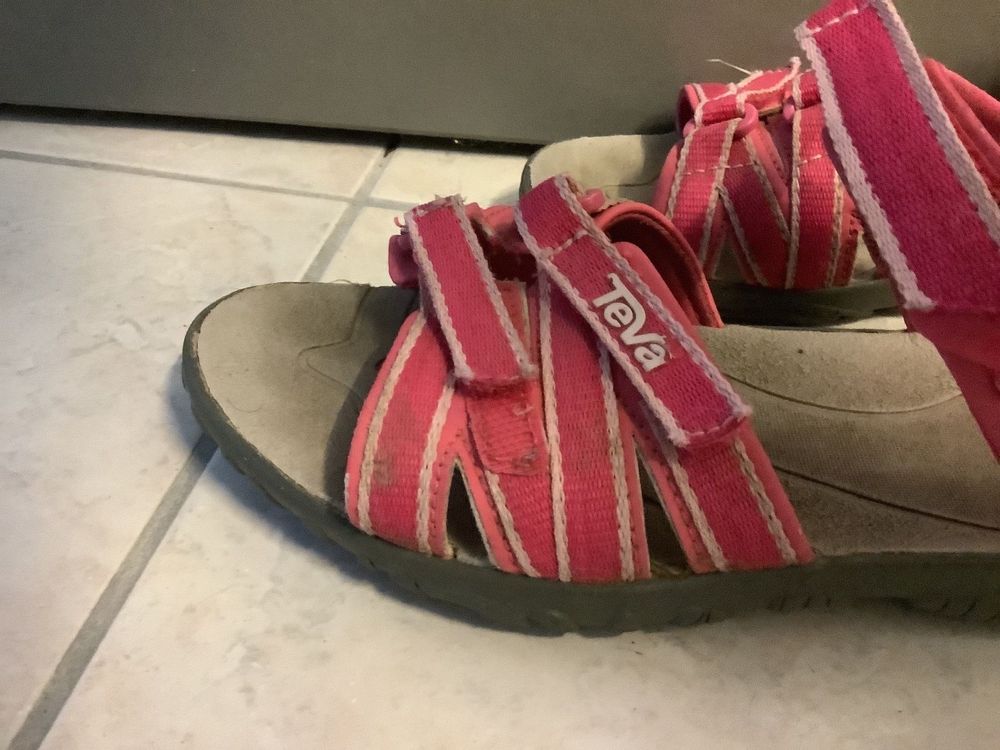 Teva best sale sandalen 35