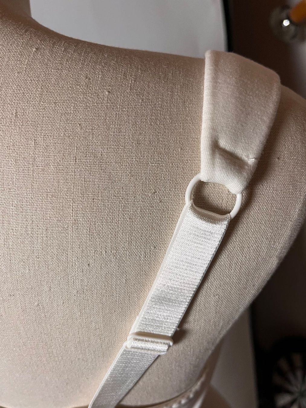Altra biancheria intima: SANS COMPLEXE, Still-BH, Grösse 90C, Farbe Weiss – Nuovo e nell'imballaggio originale da Rudolfstetten venduto da gst_g7xl 2
