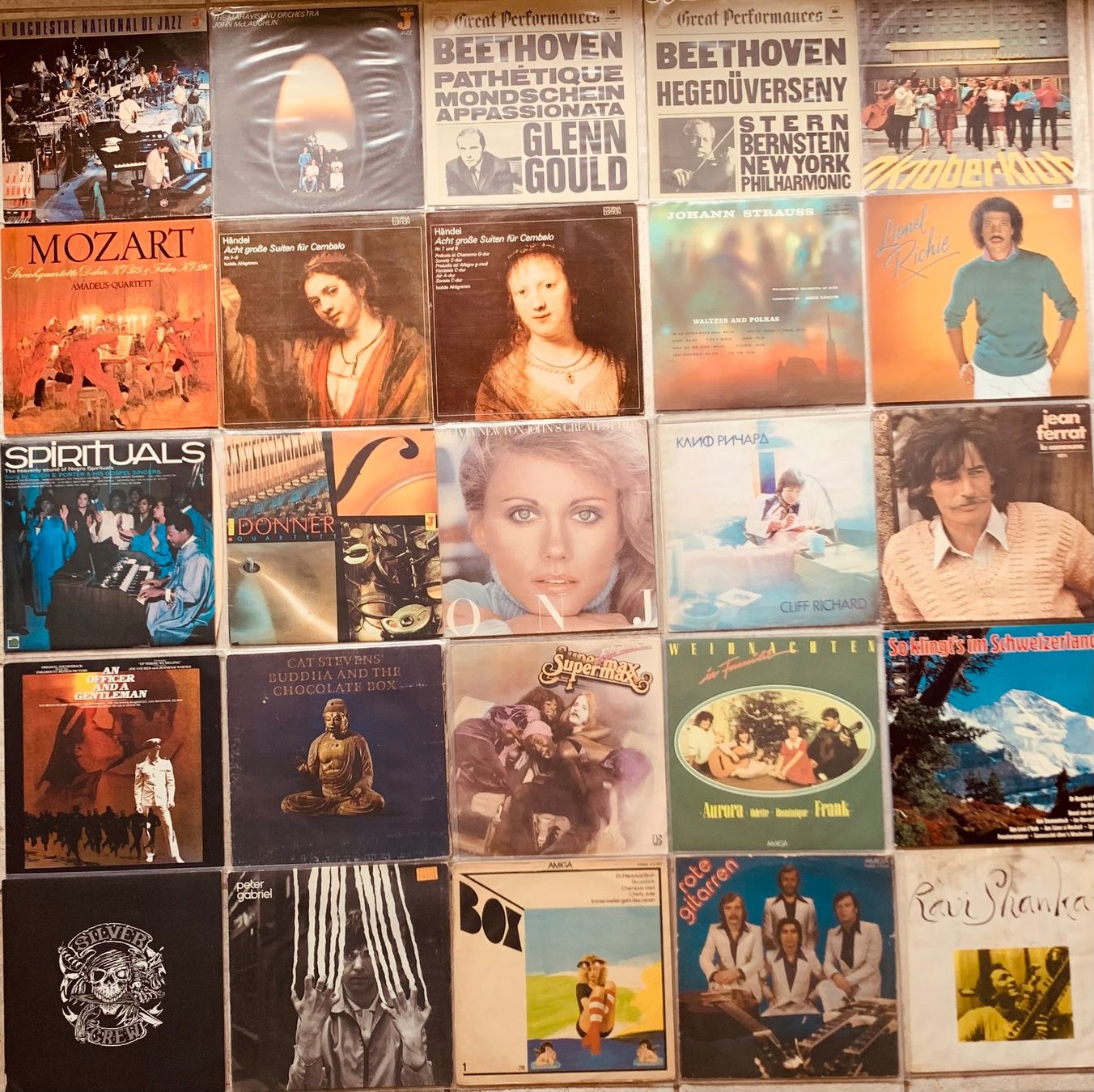 Dischi in vinile: 160x Retro Vinyl Sammlung International – Usato da Nunningen venduto da MashTape