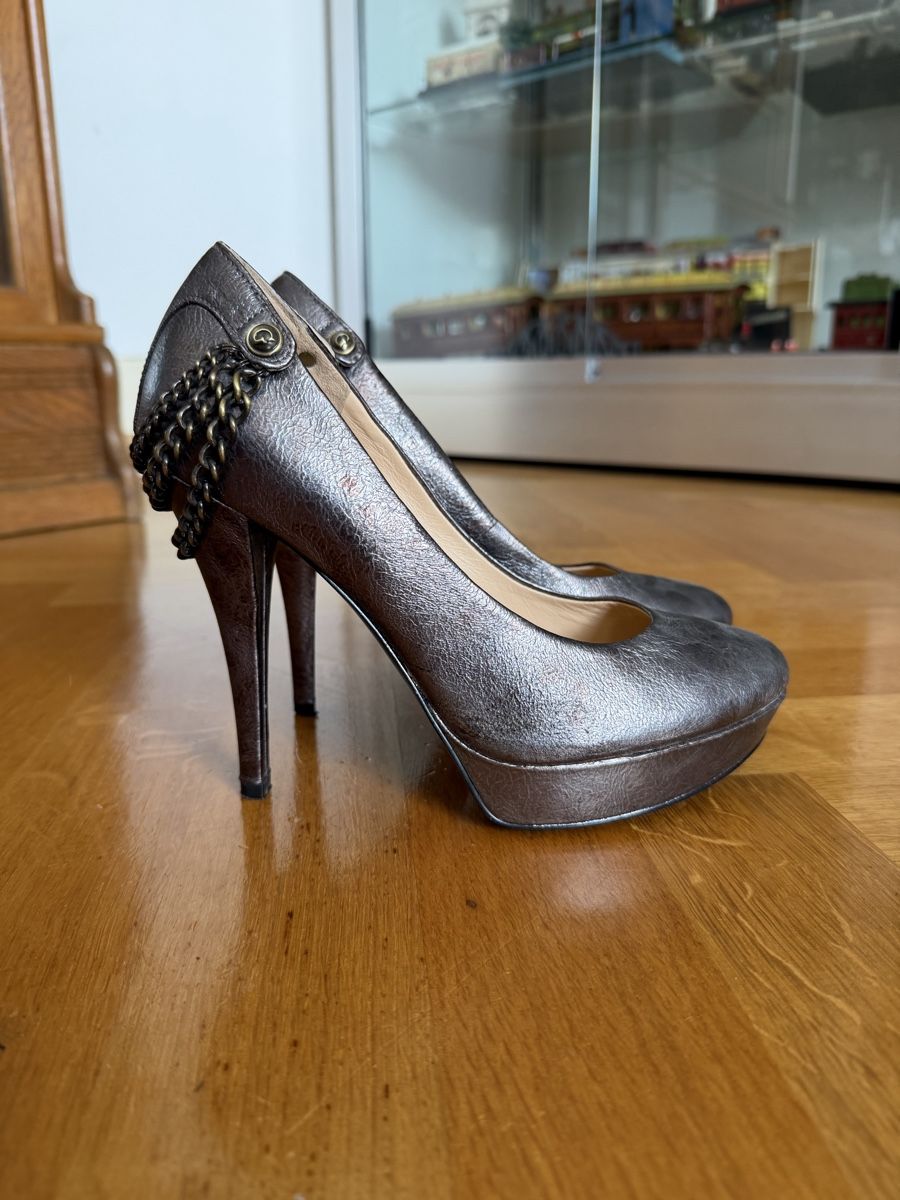 Guess Scarpe da donna: GUESS Silberne Heels Y2K – Usato da Bern venduto da Natacha1997