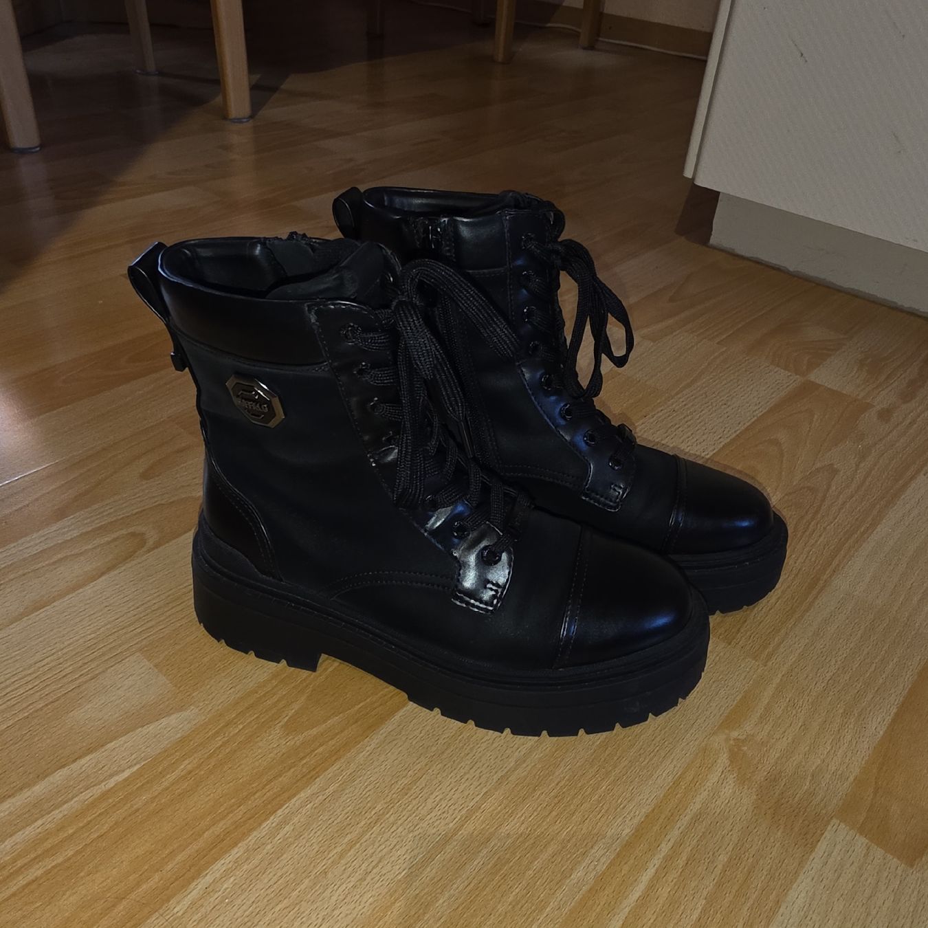 Buffalo Scarpe da donna: Buffalo Schuhe Gr. 39 – Usato da Muttenz venduto da sky_g5zw