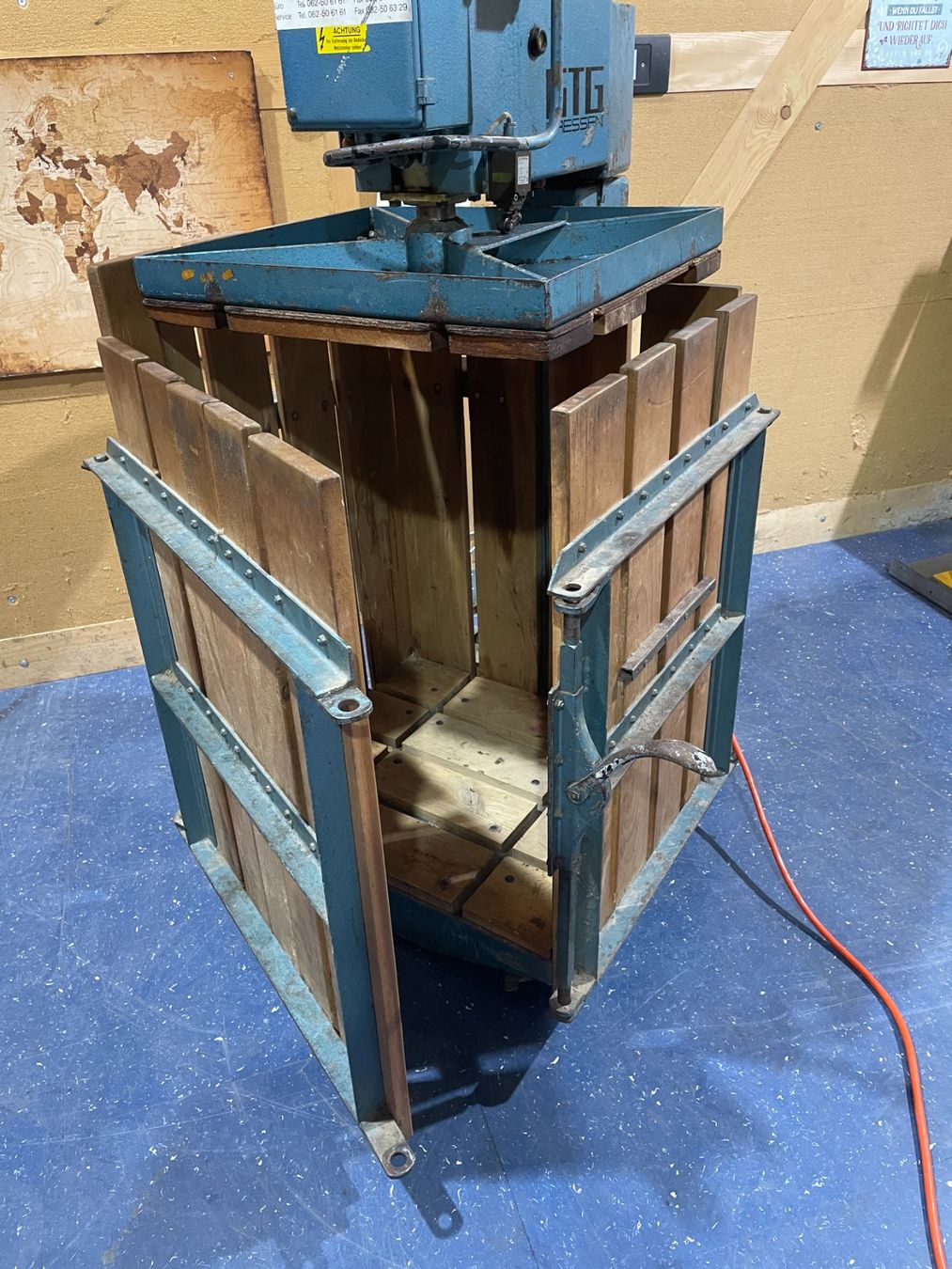 Tutte le macchine: Hydraulikpresse – Usato da Belp venduto da machrismo24 6