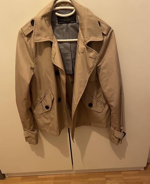 Vestes: Trench court  – D'occasion à Fribourg par lma_kc6k 1