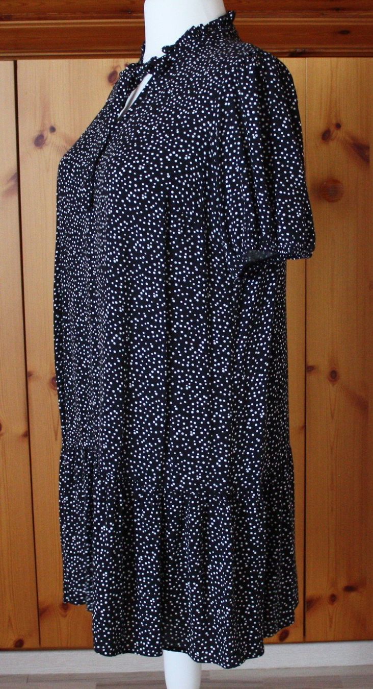 Vestiti: Kleid Kurzarm C + A schwarz - weiss Gr. XL – Usato da Flüelen venduto da Diversicum-Curvy 3