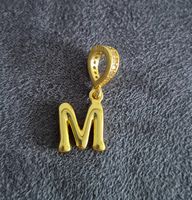 Silber Charm Buchstabe M (goldfarbig) +Garantie