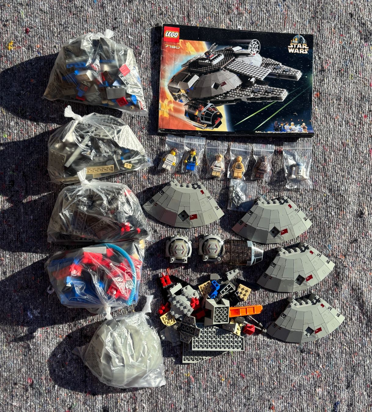 Lego Spielzeuge: Lego Star Wars 7190 Milleniums Falcon – Gebraucht aus Baar von bricksandmore