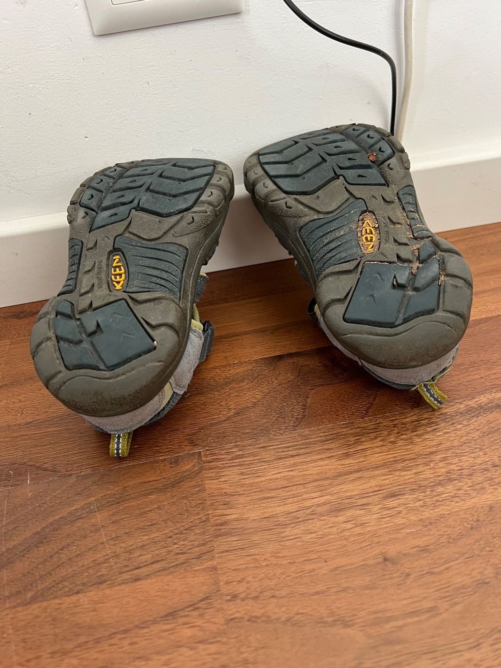 Keen Schuhe für Jungen: Keen Sandalen 30 Grau/Grün – Gebraucht aus Jona von Sariksa 4