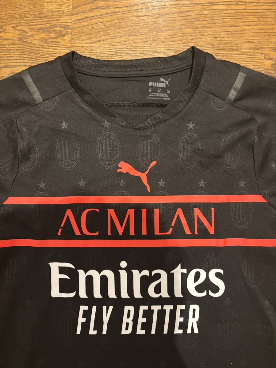 Puma Canottiere & Pantaloni: AC Milan 21/22 Thirt Kit – Nuovo (secondo la descrizione) da Hirzel venduto da leandro_. 1