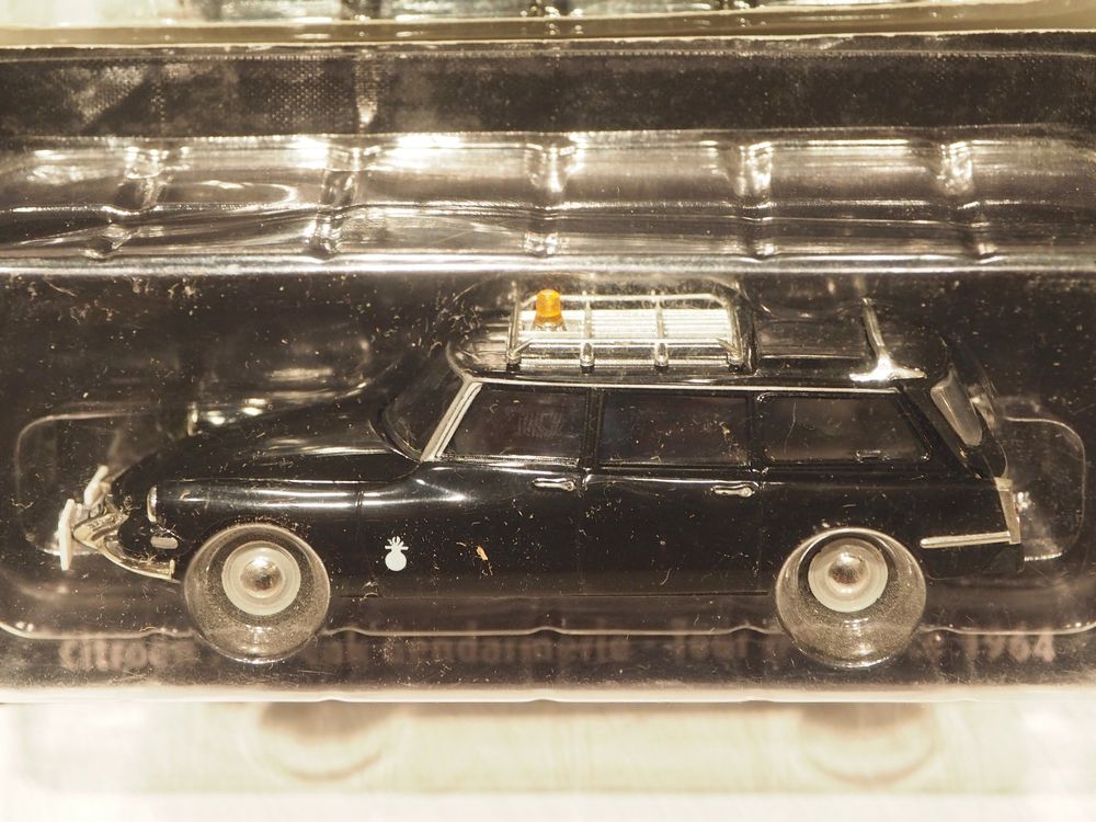 Miniature Norev 1/43 Citroën DS ID Break Gendarmerie – Tour De France 1964