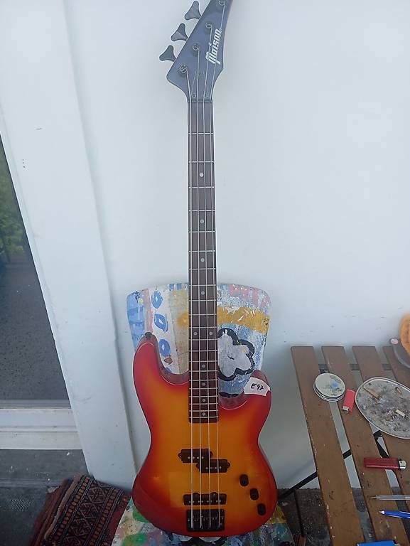 Strumenti musicali: Maison Bass Vintage – Usato da Basel venduto da Petergunn