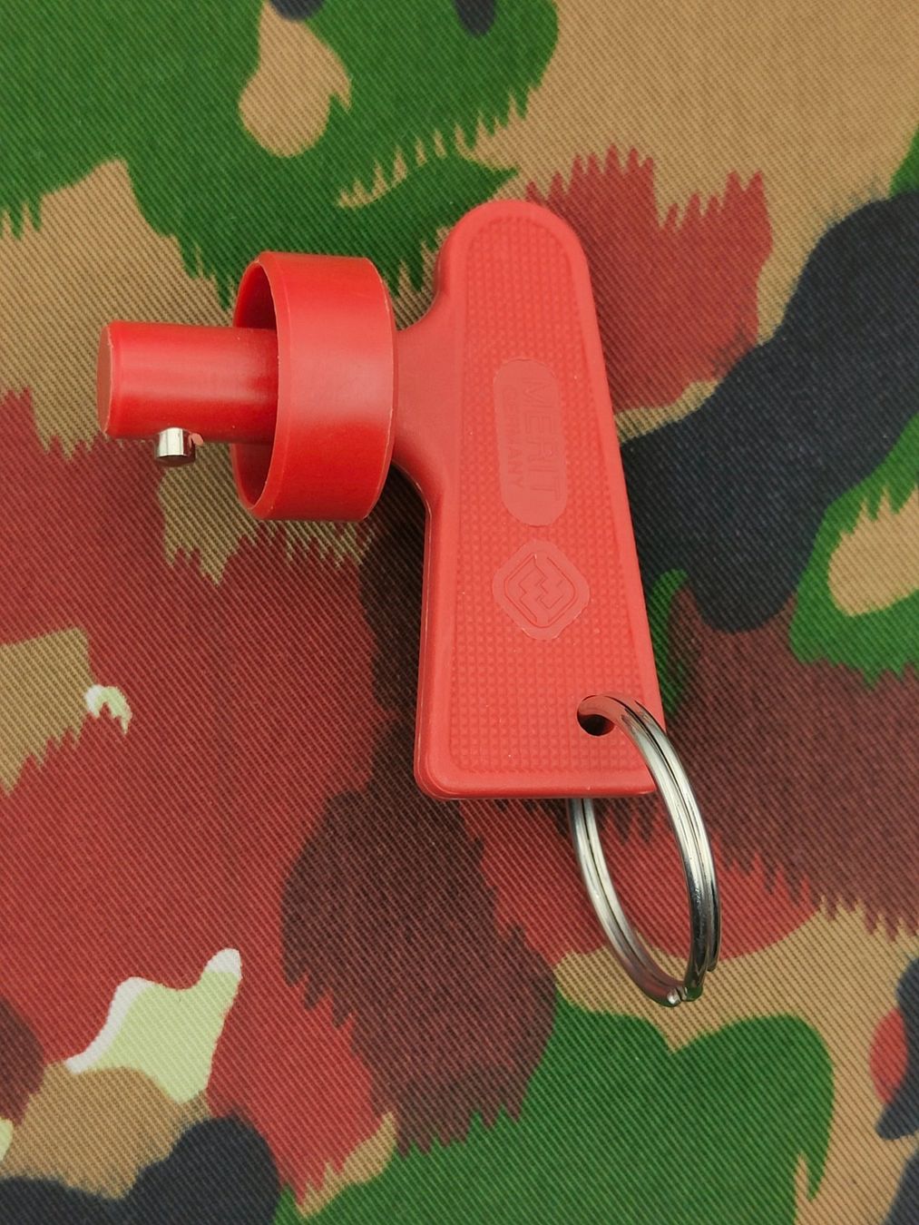 Schweizer Armee Uniformi: Batterie Hauptschalter zu Bucher Duro – Usato da Bauma venduto da SwissMilitaria 1