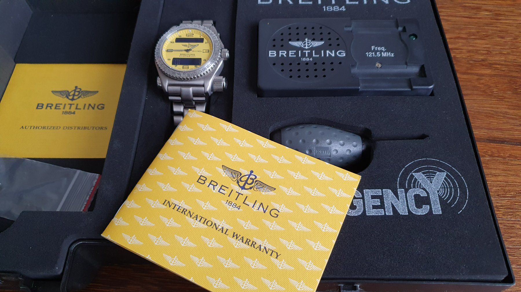 Breitling Luxusmarkenuhren: Breitling Emergency 1 – Gebraucht aus Uitikon Waldegg von  2