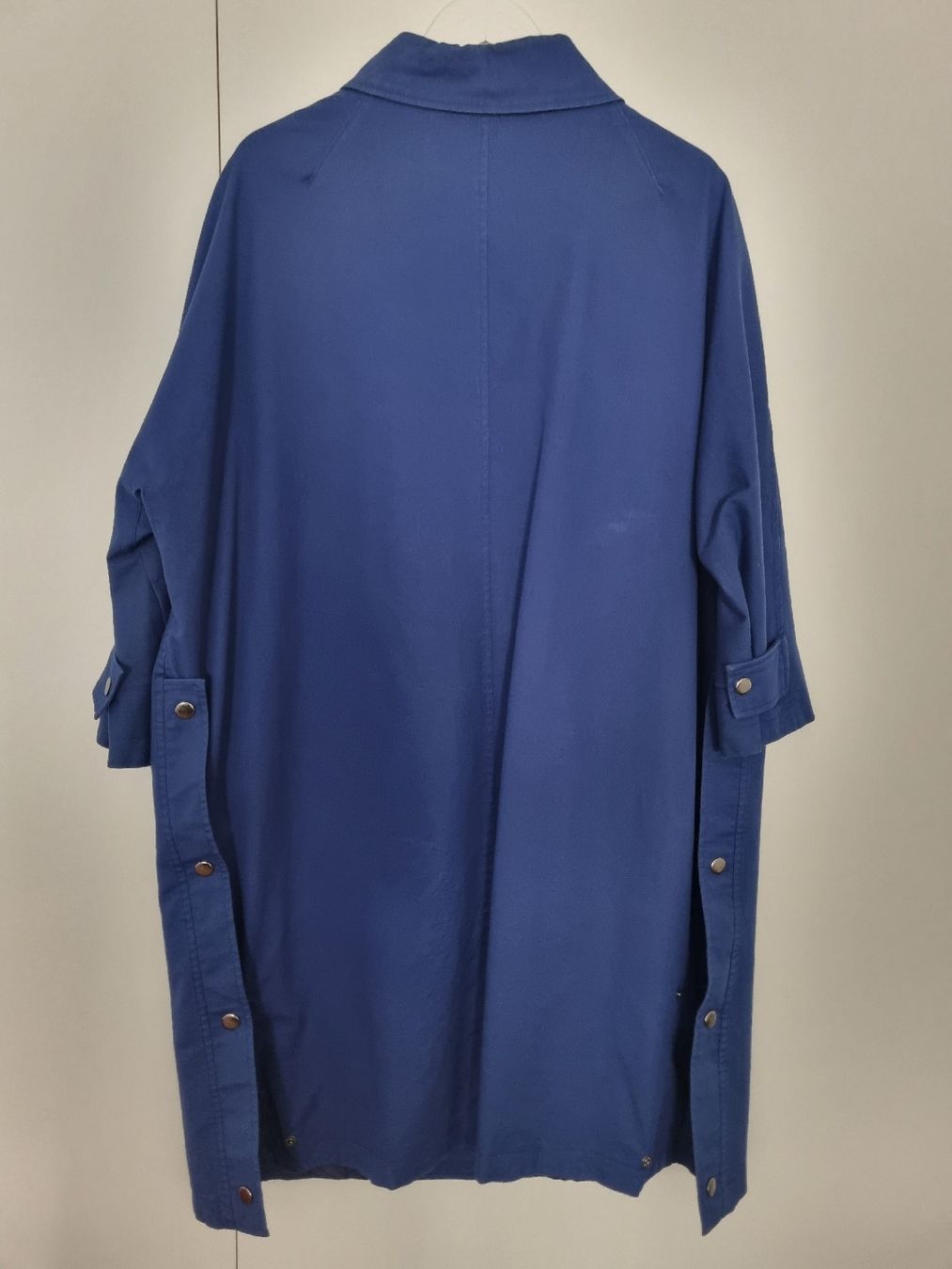 Cappotti: Trench Hod bleu, taille M-L – Nuovo (secondo la descrizione) da Villeneuve VD venduto da komulainen 1