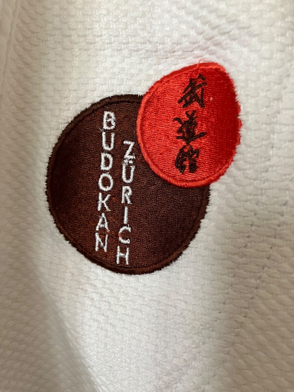 Completi: Gi Judo/Ju-jitsu Trainingsanzug, Grösse 150 – Usato da Zürich venduto da MonkeyTunes 7