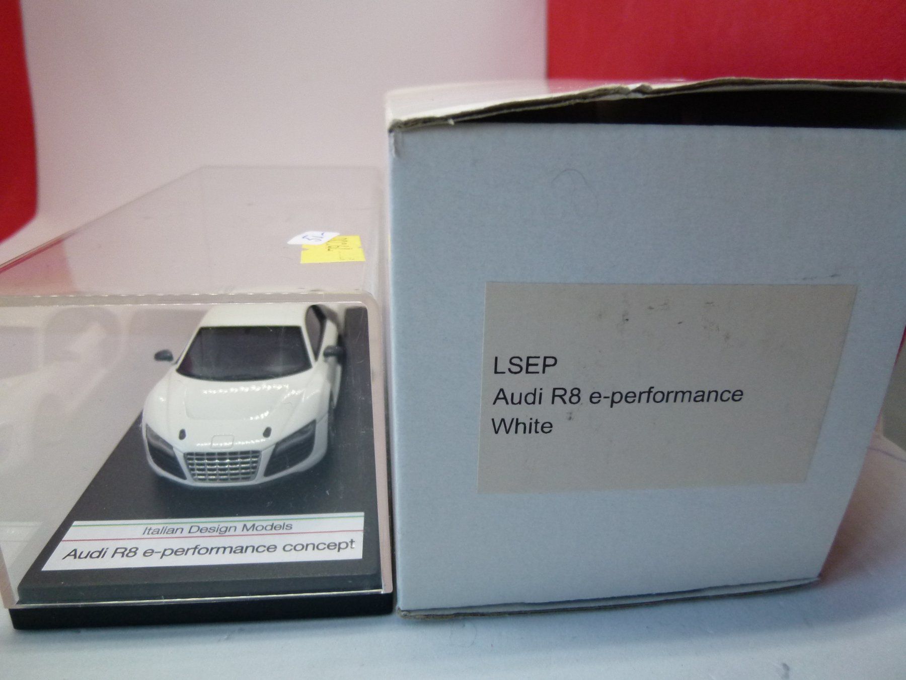 Audi Modellini d'auto: Audi R8 e-performance - Concept !!! LookSmart - Rarität – Usato da Reiden venduto da Aston2 3