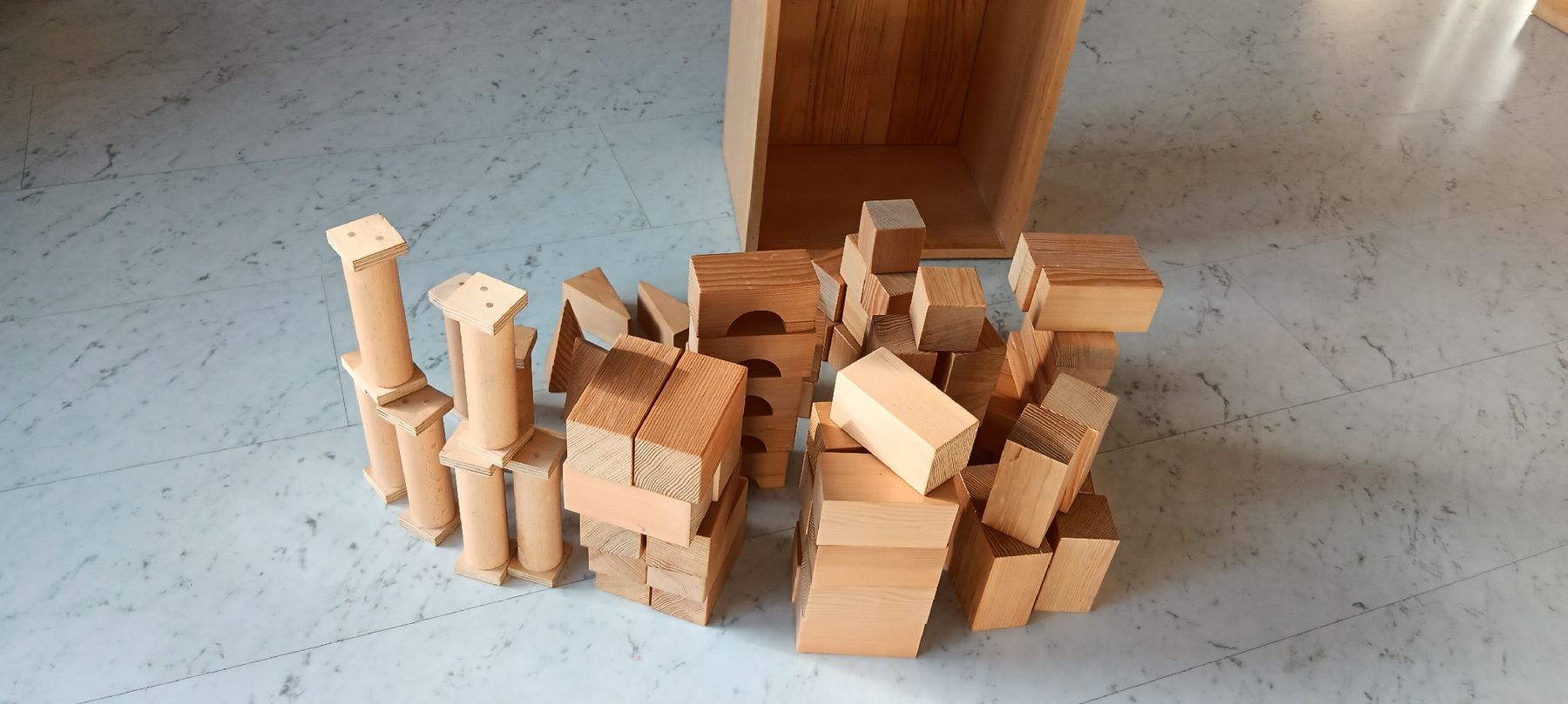 Giocattoli: Holzklötzli mit Holzkiste – Usato da Seuzach venduto da jennifer05 4